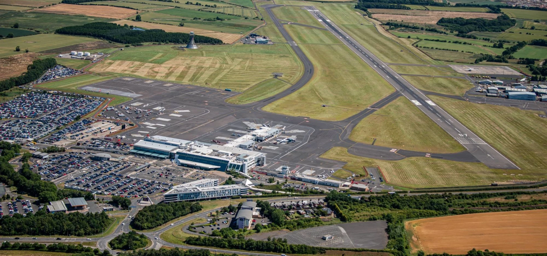 Newcastle Airport Runway.jpg