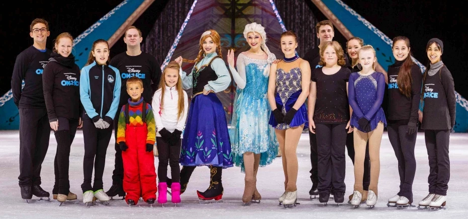 Elsa and Anna meet up with the workshop winners and trainers