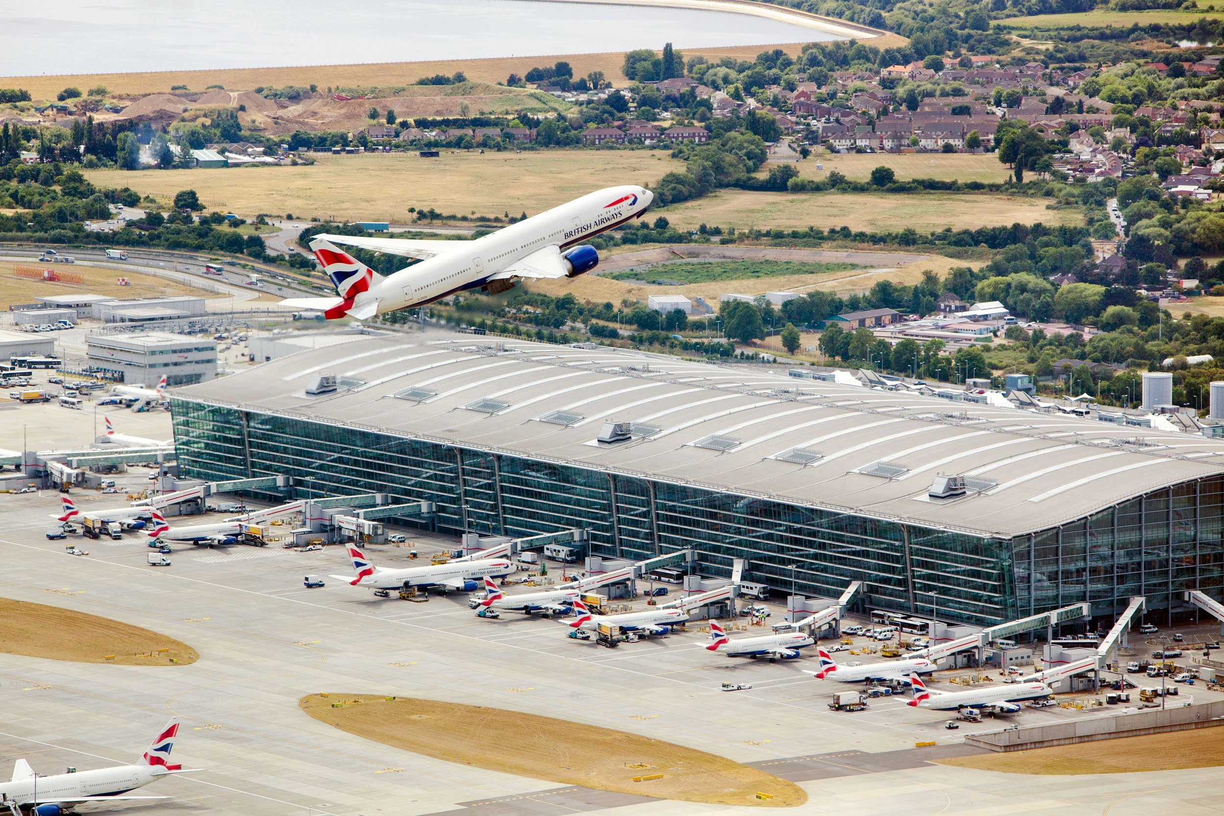 Heathrow’s Innovation Technologist, Robin Gissing, is a guest speaker at the Silverstone Technology Cluster conference